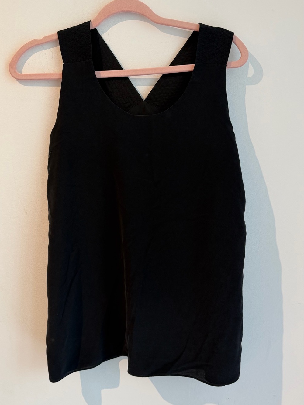 Club Monaco Black Sleeveless V-Back Tank Top - Picture 2 of 5